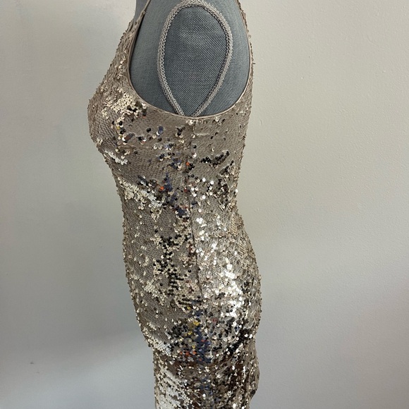 Sequin Heart Sheath Dress - Picture 4 of 14